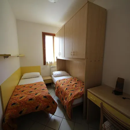 For Six In Rosolina *